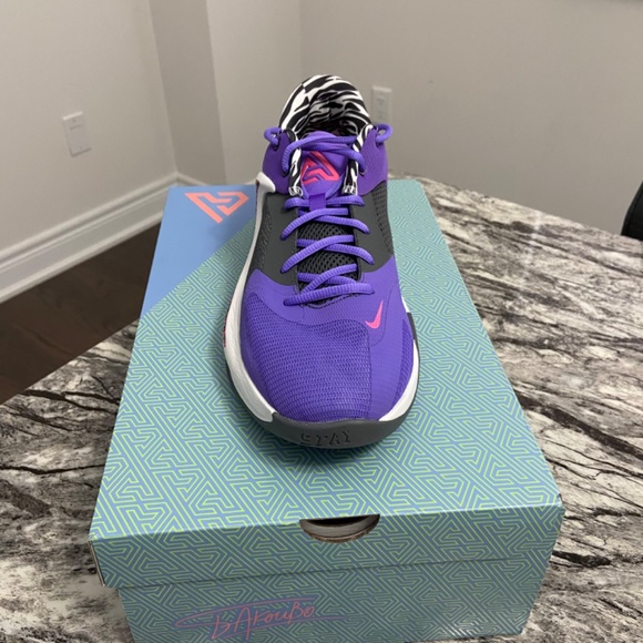 Nike Zoom Freak 4 NRG 'Lightning’ Basketball Shoes (Size 11) - Picture 4 of 7